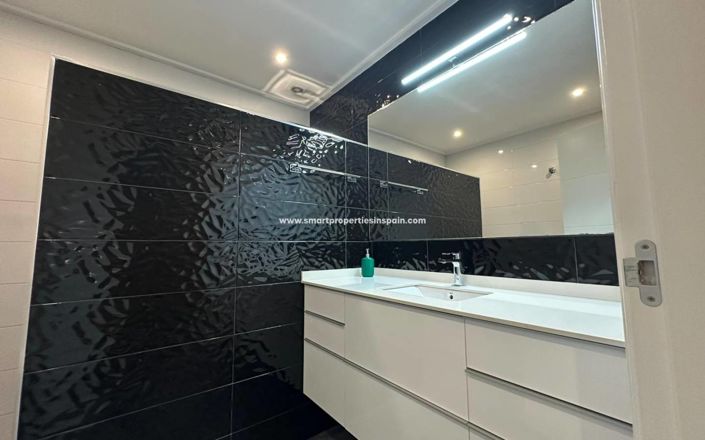 Image No.18-3 Bed Townhouse for sale