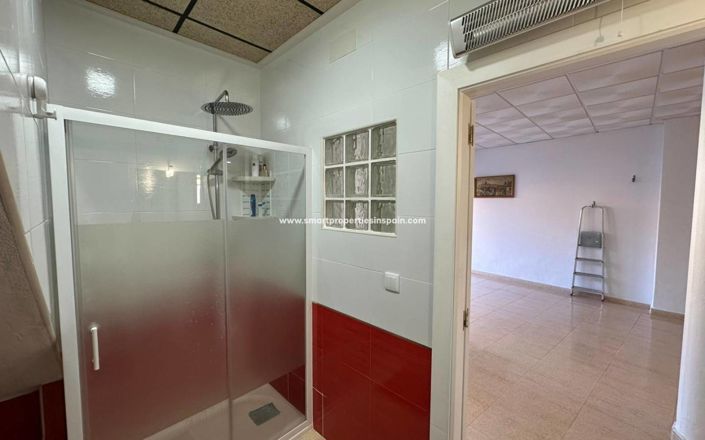 Image No.27-5 Bed Villa for sale