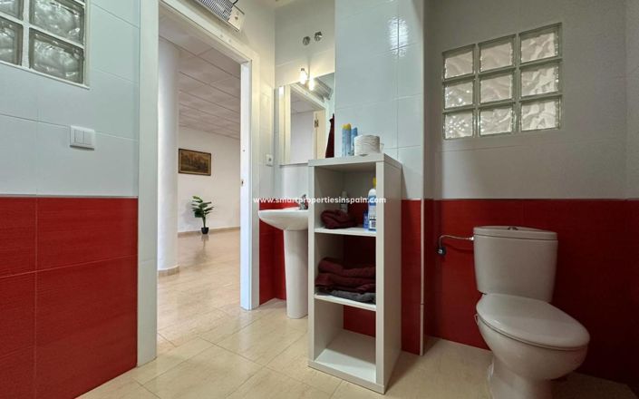 Image No.30-5 Bed Villa for sale