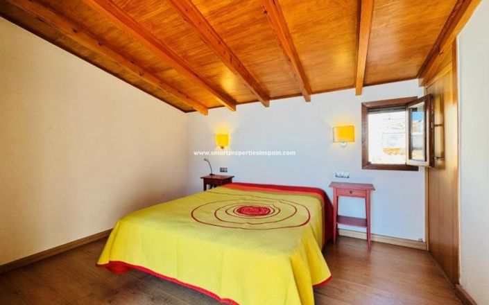 Image No.16-2 Bed Villa for sale