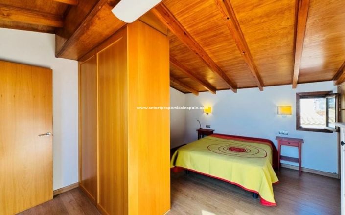 Image No.17-2 Bed Villa for sale