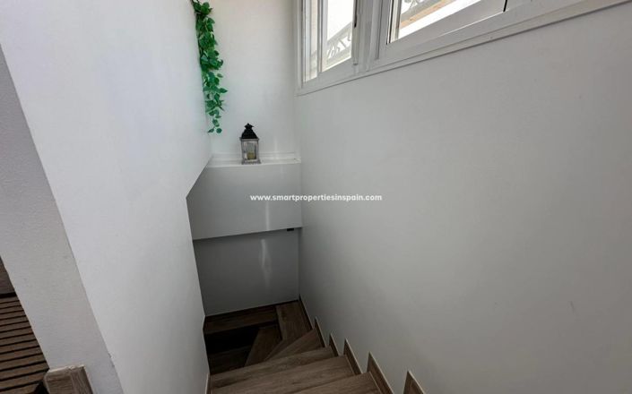 Image No.10-4 Bed Property for sale