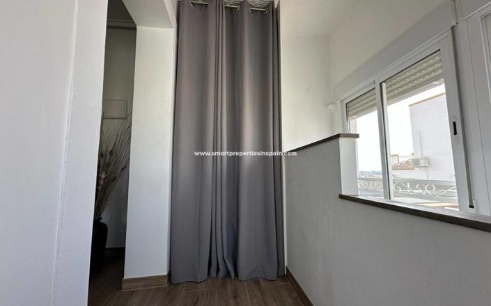 Image No.17-4 Bed Property for sale