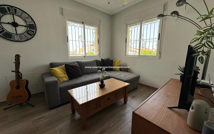 Image No.19-4 Bed Property for sale