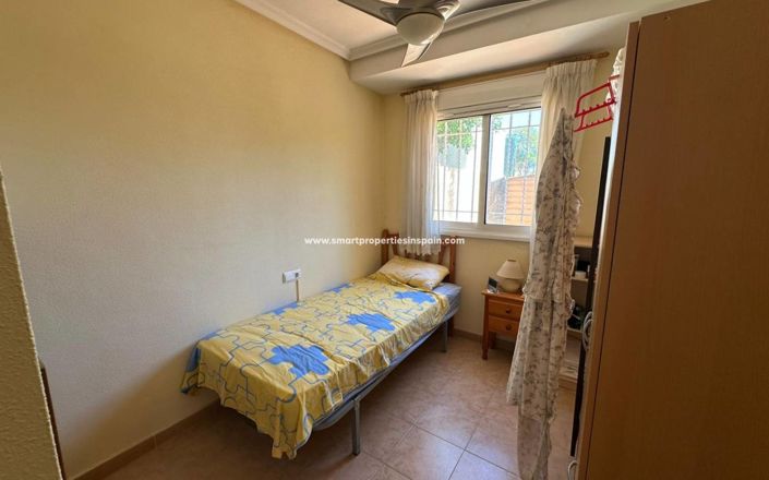 Image No.12-3 Bed Property for sale