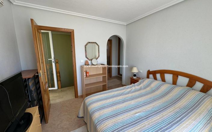 Image No.17-3 Bed Property for sale