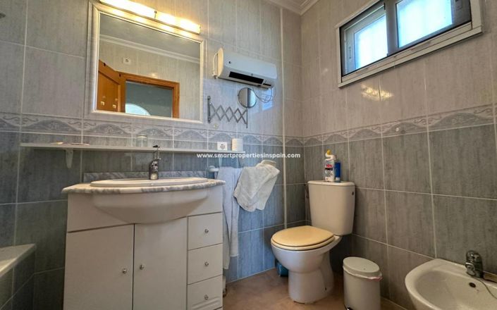 Image No.18-3 Bed Property for sale