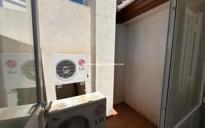 Image No.25-3 Bed Property for sale