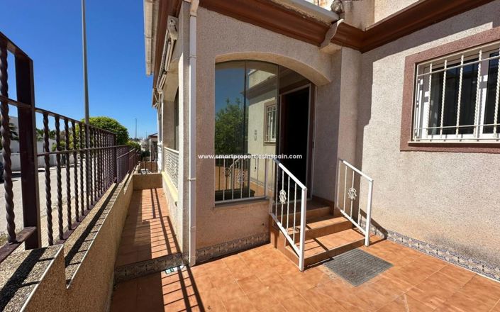 Image No.27-3 Bed Property for sale