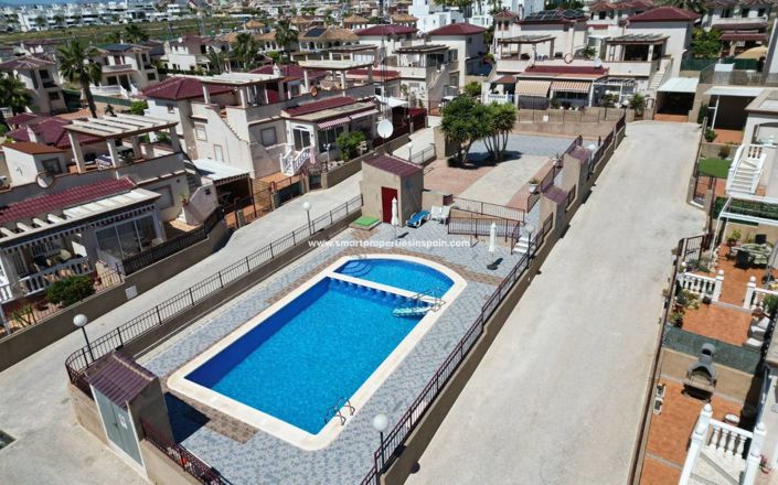 Image No.29-3 Bed Property for sale