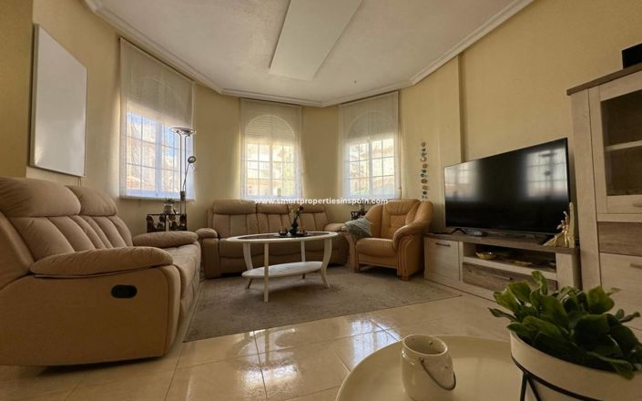 Image No.2-3 Bed Villa for sale