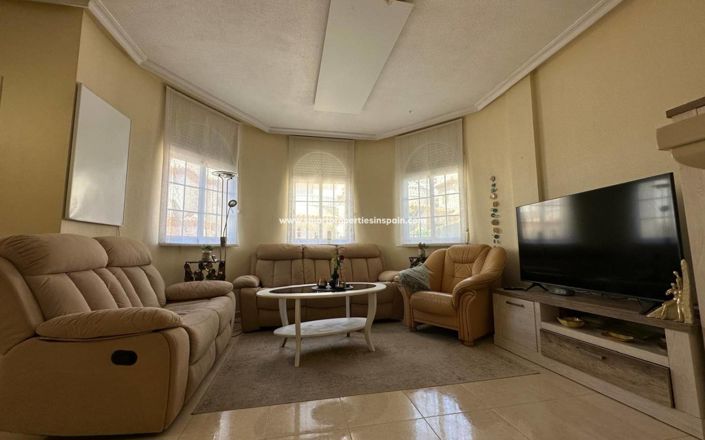 Image No.7-3 Bed Villa for sale