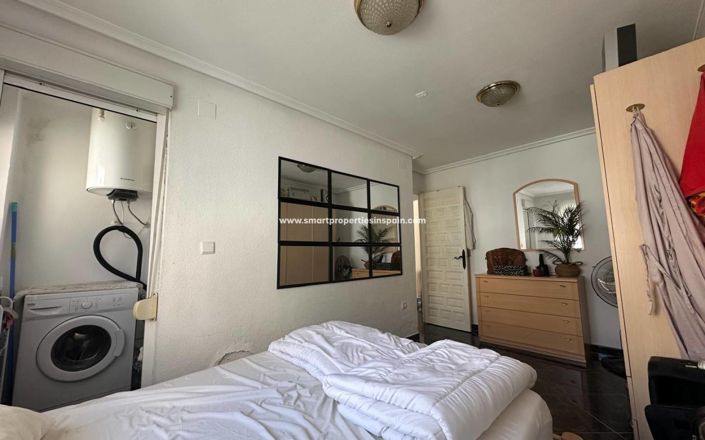 Image No.9-1 Bed House for sale