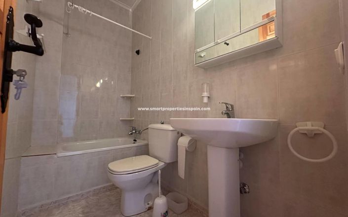 Image No.14-2 Bed Townhouse for sale