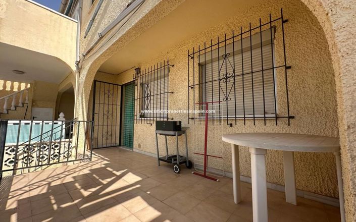 Image No.15-2 Bed Townhouse for sale