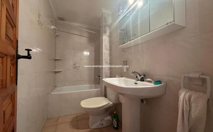 Image No.7-2 Bed Townhouse for sale