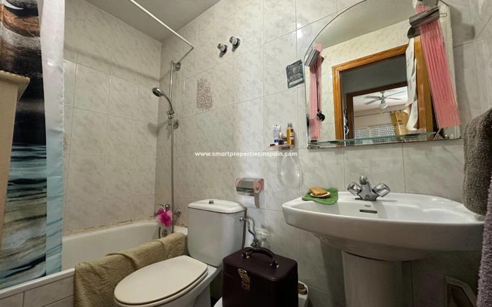 Image No.8-2 Bed House for sale