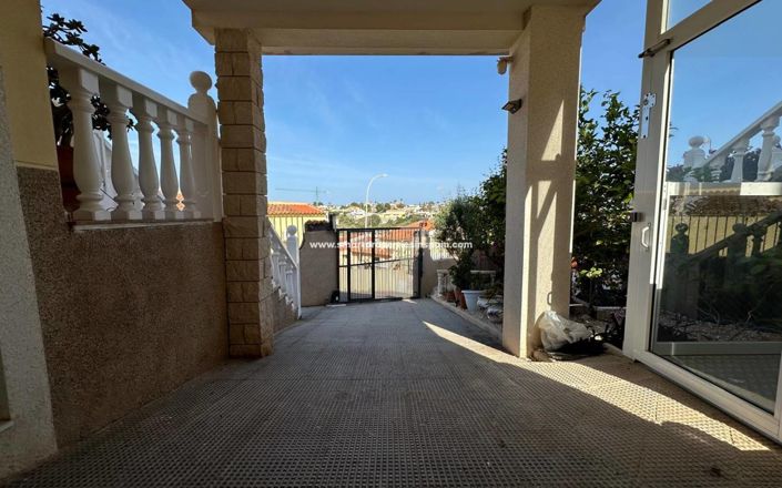 Image No.34-3 Bed Villa for sale