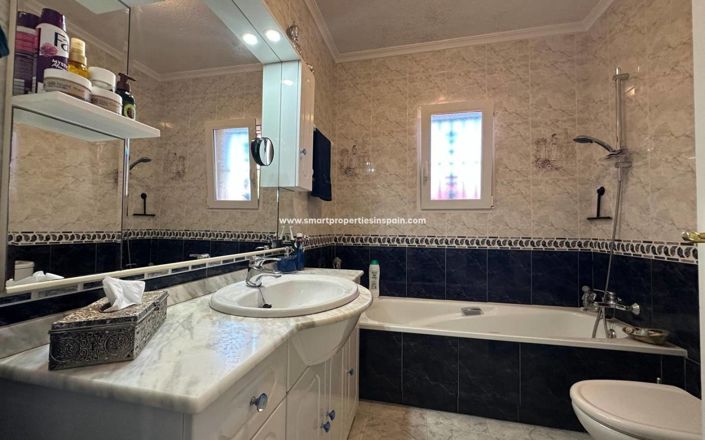 Image No.22-3 Bed Villa for sale
