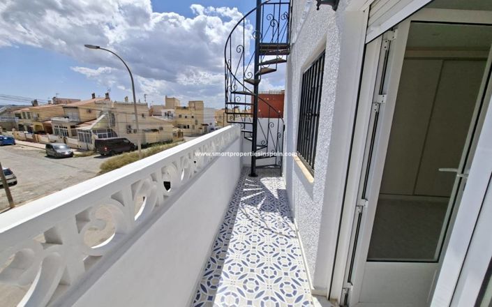 Image No.13-1 Bed Townhouse for sale