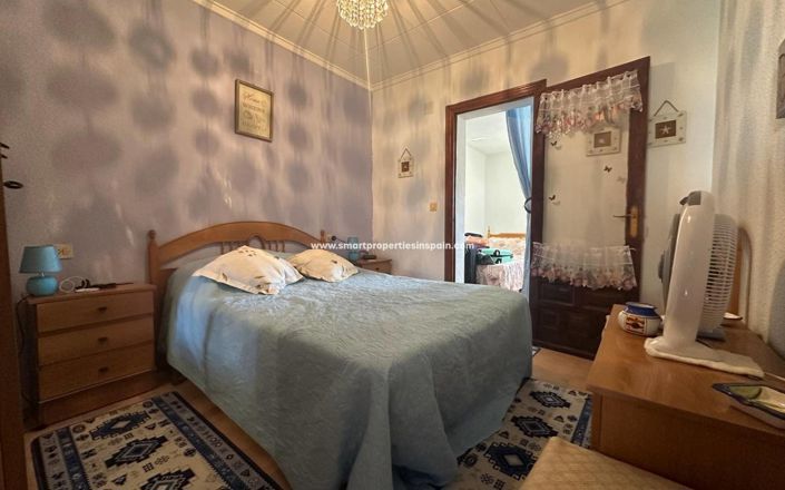 Image No.12-3 Bed Townhouse for sale