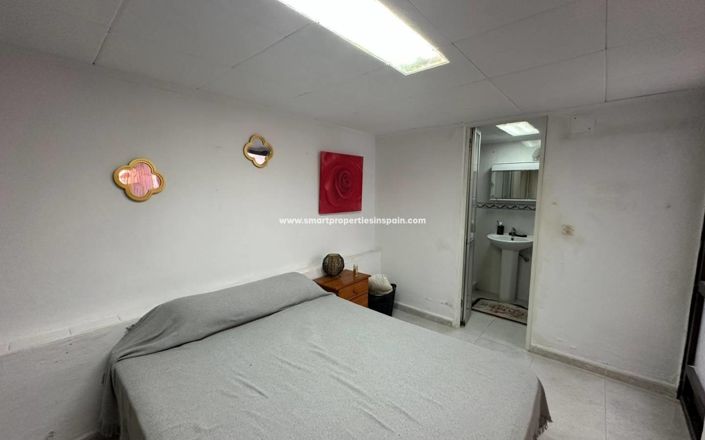 Image No.14-2 Bed Townhouse for sale