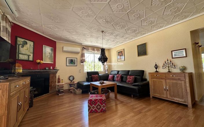 Image No.9-3 Bed Villa for sale