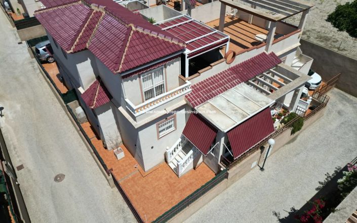 Image No.24-3 Bed Property for sale