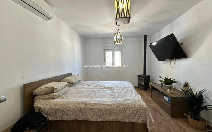 Image No.19-4 Bed Country House for sale