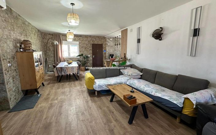 Image No.6-4 Bed Country House for sale