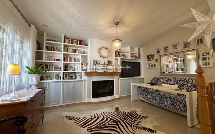 Image No.13-7 Bed Country House for sale