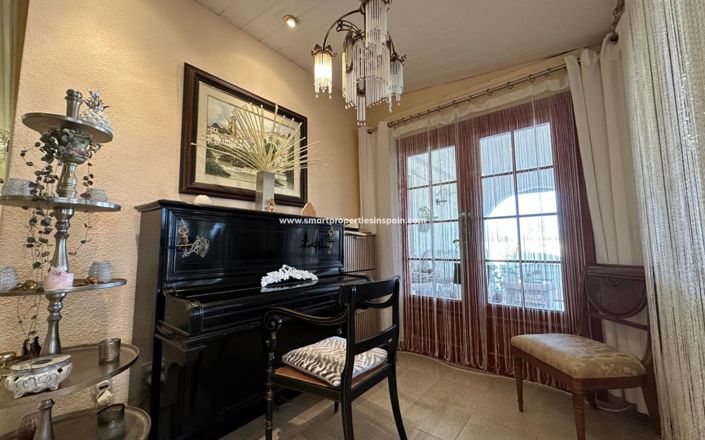 Image No.14-7 Bed Country House for sale