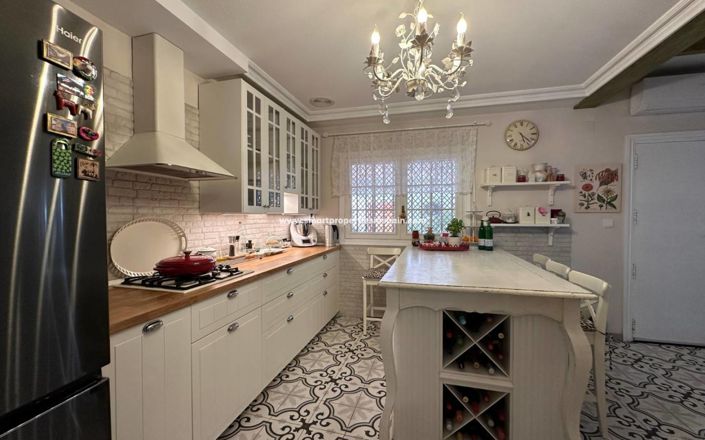 Image No.16-7 Bed Country House for sale