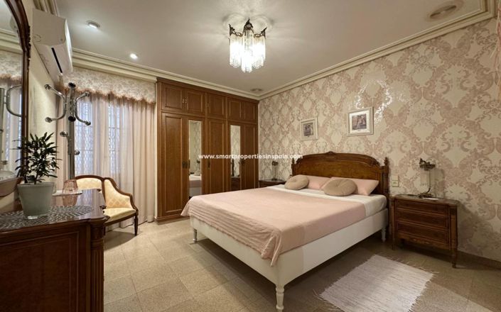 Image No.23-7 Bed Country House for sale