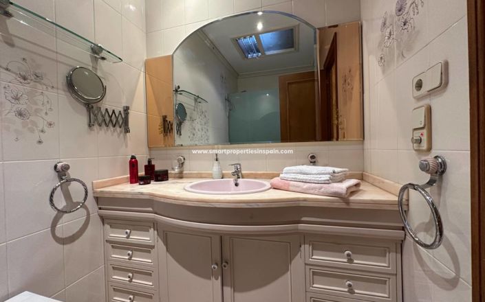 Image No.27-7 Bed Country House for sale