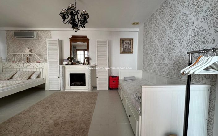 Image No.43-7 Bed Country House for sale