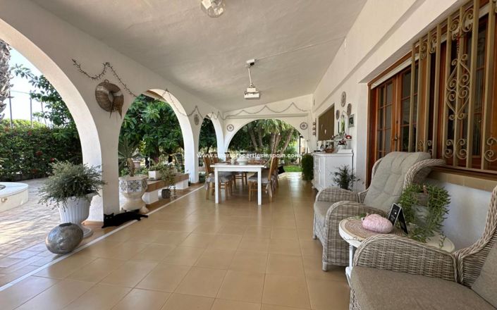 Image No.47-7 Bed Country House for sale