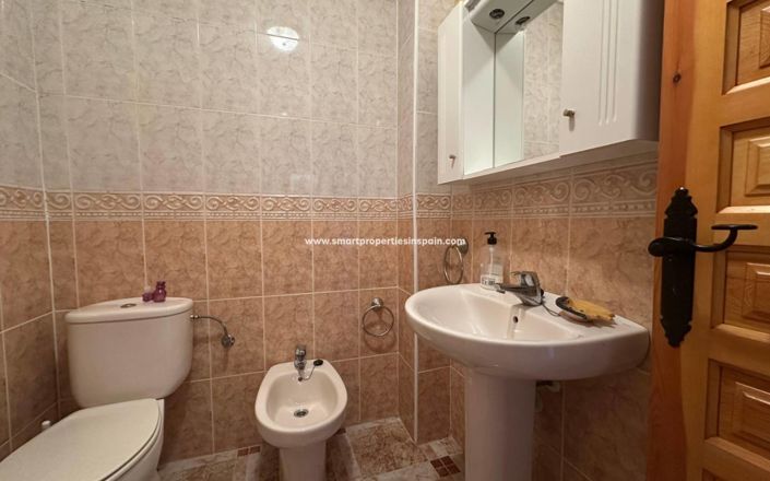 Image No.17-4 Bed Townhouse for sale