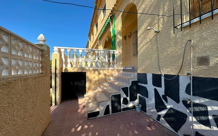 Image No.23-4 Bed Townhouse for sale