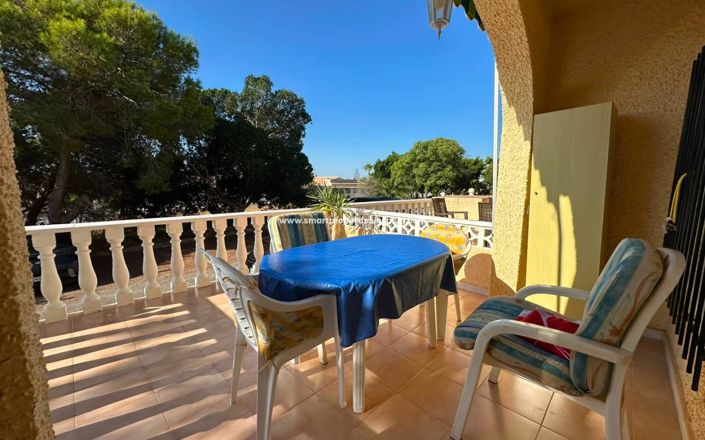 Image No.26-4 Bed Townhouse for sale