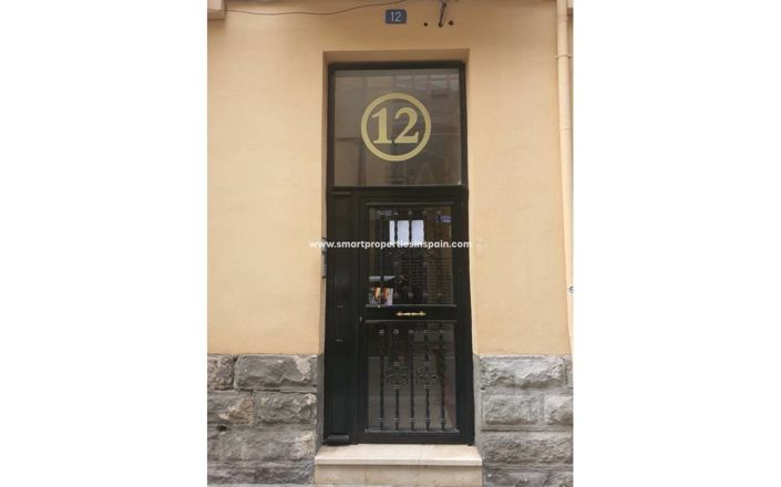Image No.3-16 Bed Apartment for sale