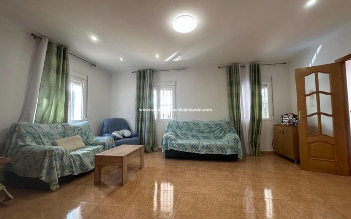 Image No.17-3 Bed Country House for sale