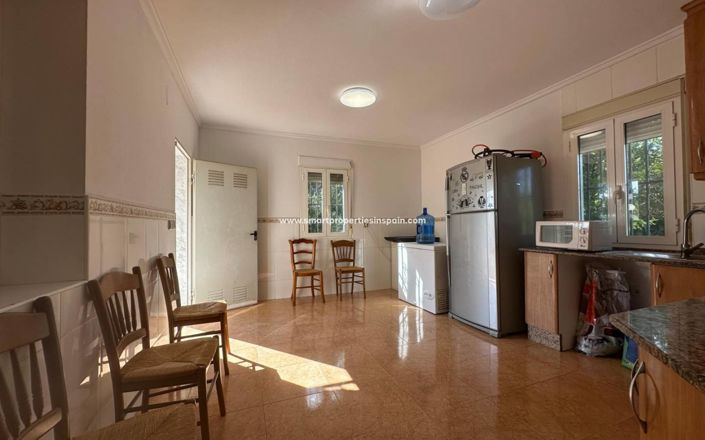 Image No.8-3 Bed Country House for sale