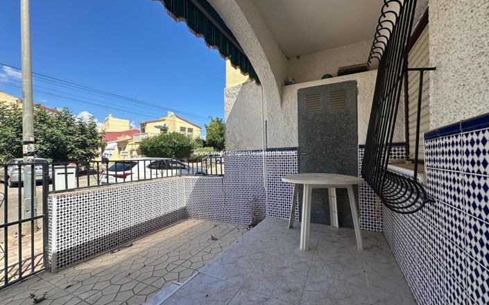 Image No.20-3 Bed Townhouse for sale