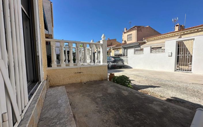 Image No.21-3 Bed Townhouse for sale