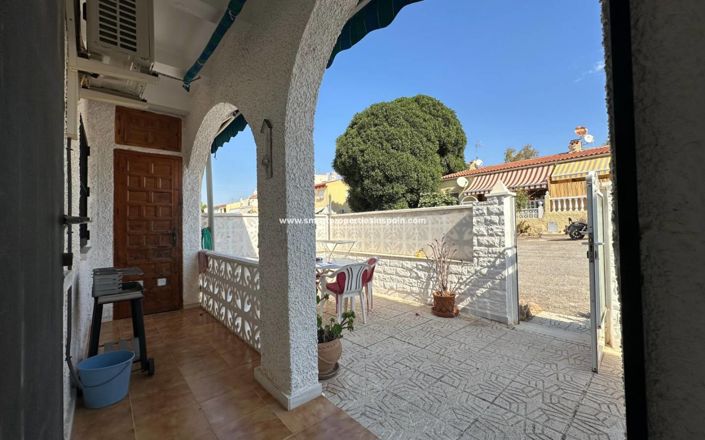 Image No.18-2 Bed Townhouse for sale