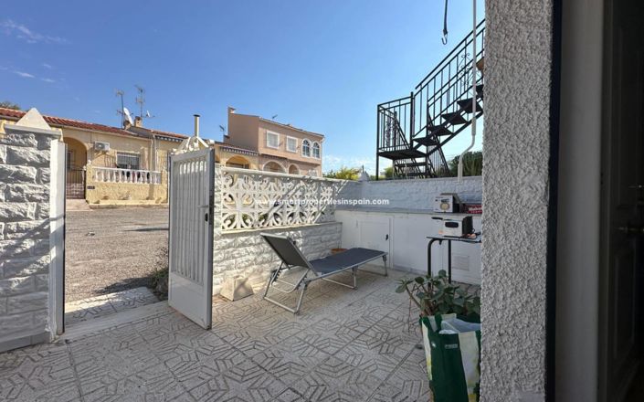 Image No.20-2 Bed Townhouse for sale