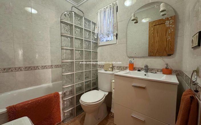 Image No.19-3 Bed Property for sale