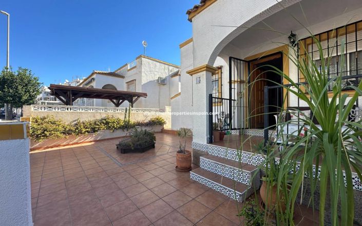 Image No.26-3 Bed Property for sale