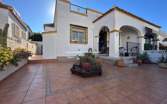 Image No.27-3 Bed Property for sale
